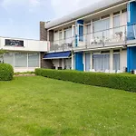 Beautiful Apartment In Zoutelande With Terrace